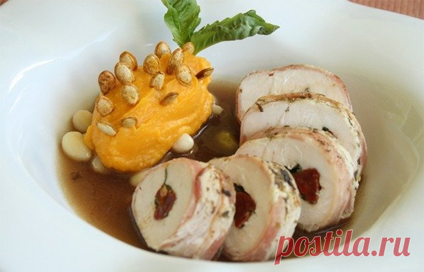 Куриное филе, фаршированное помидорами