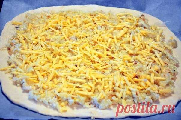 Трапеза | Шаньга с картошкой, сыром и луком