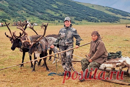 Россияне начнут путешествовать в тундру по-новому. Сотрудники Музейного ресурсного центра в Ноябрьске готовят проект «Виртуальное этнопутешествие. Дыхание тундры», благодаря которому жители и гости города с помощью 3D-панорам и VR-очков смогут стать свидетелями повседневной жизни коренных народов Севера. Экспозиция подготовлена по материалам поездки на Полярный Урал.