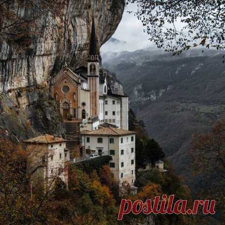 Храм в Италии