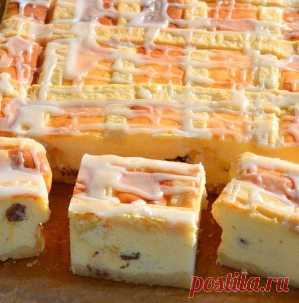 Пирог Неженка
⠀
Ингредиенты:
- Яблоки - 5 штук (лучше взять зеленые)
- Мука - 1.5 стакана
- Йогурт - 1 стакан
- Сливочное масло - 150 гр.
- Яйцо -1 штука
- Разрыхлитель
Для заливки:
- Сметана - 200 гр.
- Яйцо - 2 штуки
- Сахар - 200 гр.
- Мука - 2 столовые ложки
⠀
Приготовление:
1. Взбиваем яйцо с сахаром, добавляем йогурт, размягченное масло, разрыхлитель и муку.
2. Вымешиваем в однородную массу и, сделав небольшой бортик, выкладываем в форму, предварительно смазанную сли...