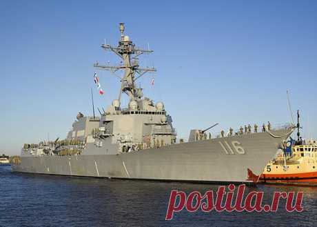 Эсминец ВМС США сбил несколько дронов-камикадзе в Красном море. В результате атаки корабль и экипаж судна не пострадали.