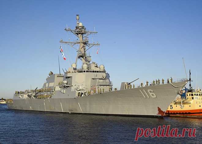 Эсминец ВМС США сбил несколько дронов-камикадзе в Красном море. В результате атаки корабль и экипаж судна не пострадали.