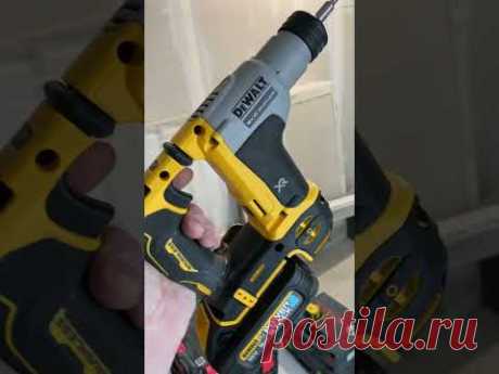 Компактный DeWalt с ударом 1.4 Дж.