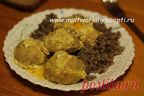 "Тефтели с капустой в сметанном соусе в мультиварке".