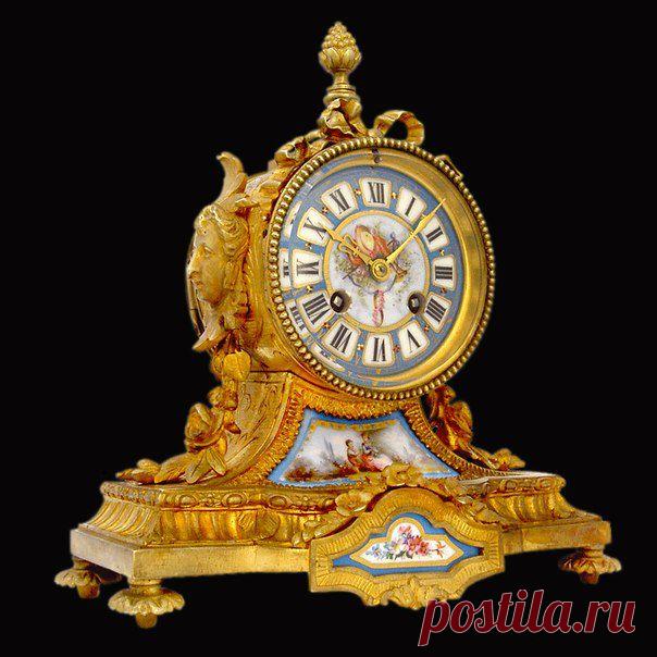 БУДУАРНЫЕ ЧАСЫ ЭПОХИ РЕНЕССАНСА СЕВР
Франция, XIX век