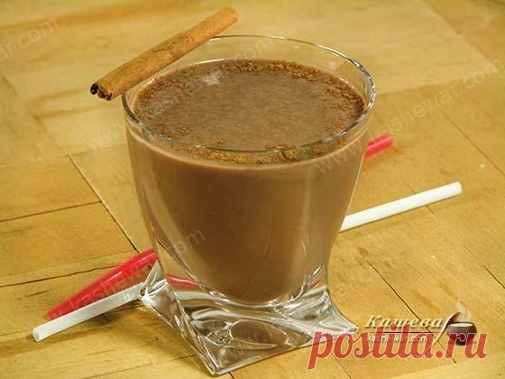 Горячий банановый коктейль.