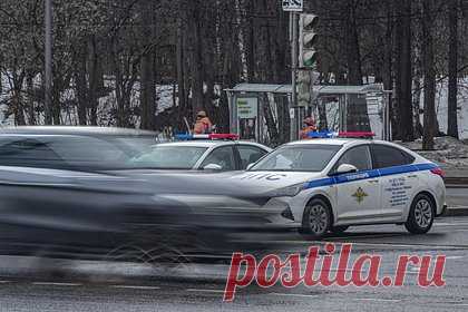 Неизвестный проник в дом к российской пенсионерке через курятник и задушил ее. В подмосковном Домодедово обнаружили тело 74-летней пенсионерки в доме. 25 октября жители деревни Кишкино пришли в дом к соседке, чтобы купить яйца: пожилая женщина выращивала кур. Однако никто не отрыл гостям дверь, и во дворе хозяйки также не было. Сельчан это удивило, ведь в это время пенсионерка всегда бывает дома.