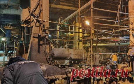 Прокуратура начала проверку после ЧП на комбинате в Усть-Илимске. Прокуратура Иркутской области инициировала проверку после происшествия на комбинате в Усть-Илимске, где пять человек пострадали в результате воспламенения из-за утечки кислорода.