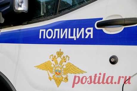 Муж задушившей детей россиянки накануне убийства уехал «очищаться от бесов». Муж жительницы Екатеринбурга, которая задушила троих детей, накануне убийства уехал к своей матери в Верхний Уфалей, чтобы «очиститься от бесов». Там его одержимость начали снимать святой водой, после чего россиянину якобы полегчало. В какой-то момент он получил от жены сообщение, что все хорошо.