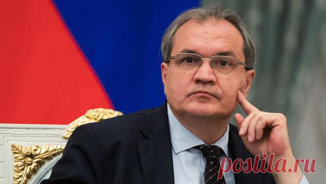 Глава СПЧ Фадеев прокомментировал вырезание сцен из фильмов. Глава Совета по правам человека (СПЧ) при президенте Валерий Фадеев в интервью РБК назвал вырезание сцен из кинофильмов абсолютной глупостью. В качестве примера он привел фильм "О чем говорят мужчины". Фадеев назвал фильм ...