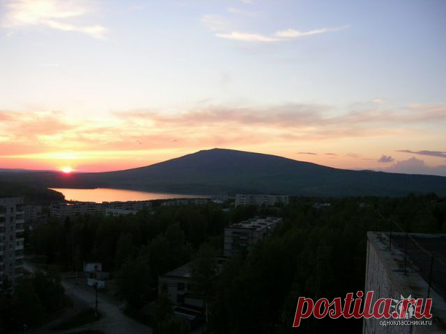 этой горой можно любоваться все ночи напролет