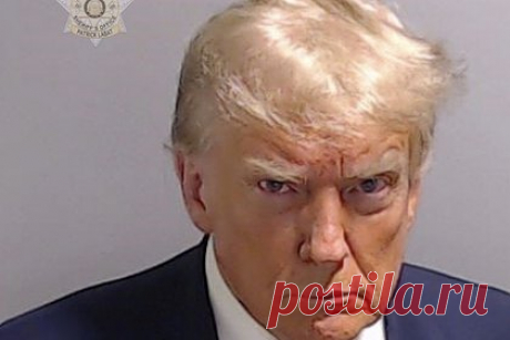 Байден оценил тюремное фото Трампа словами «симпатичный парень». Президент США Джо Байден оценил тюремное фото своего предшественника Дональда Трампа словами «симпатичный парень». Экс-глава Белого дома стал первым американским лидером, у которого есть подобный снимок. Байден отметил, что видел фотографию по телевизору. «Симпатичный парень, отличный парень», — сказал он.