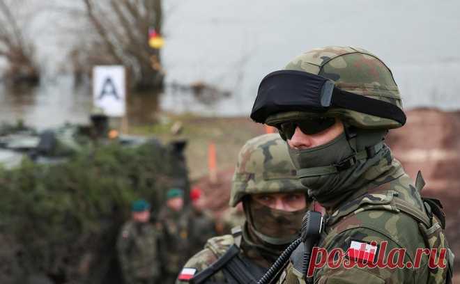 В Польше умер второй солдат, попавший под гусеницы в ходе учений НАТО. Скончался второй солдат, на которого во время учений НАТО в Польше наехала гусеничная машина, сообщила 1-я Варшавская бронетанковая бригада в Facebook (принадлежит Meta, признана экстремистской и запрещена в России).