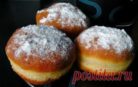 Берлинеры-это очень вкусные пончики с начинкой.