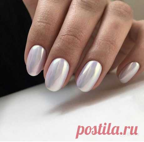 Светлый маникюр со втиркой на короткие ногти на сайте theYou