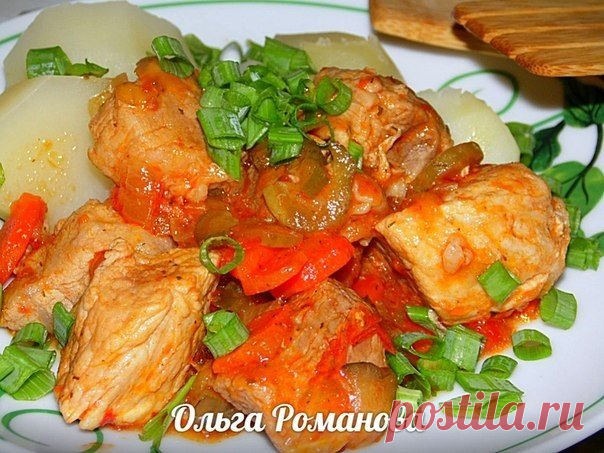 Блюдо невероятной вкусноты: Свинина тушеная с солёными огурчиками и овощами