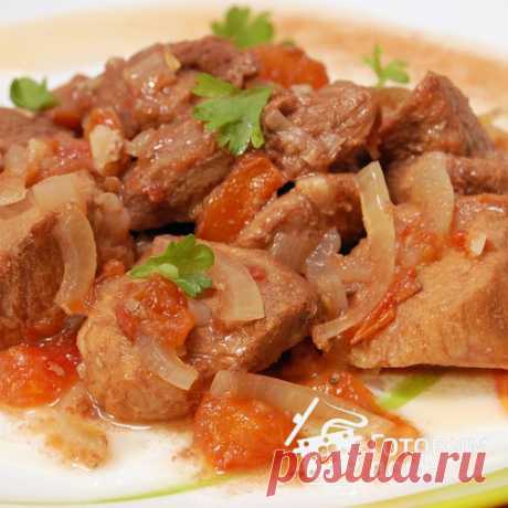 Рецепт: Свинина в чайном маринаде с томатно-луковым соусом