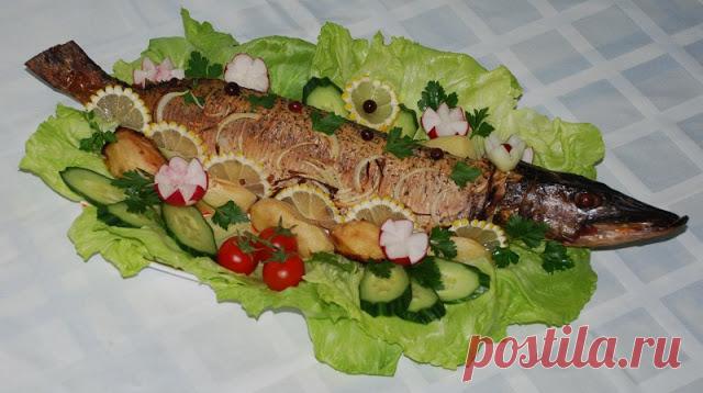 Фаршированная щука на обед