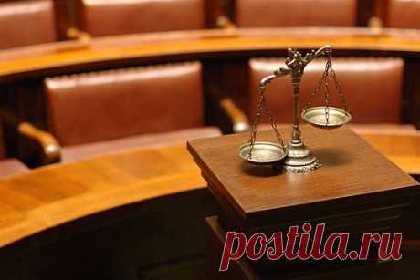 Бывший чиновник принял некачественную работу и лишил бюджет 24 миллионов рублей. В Коми следователи возбудили дело в отношении экс-исполняющего обязанности начальника Управления дорожной инфраструктуры, транспорта и связи администрации Сыктывкара. Экс-чиновник проходит обвиняемым по статье 285 УК РФ. Он принял работы, зная о том, что проектная документация не соответствует условиям контракта.