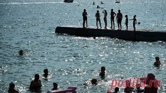На пляже в Сочи задержали 12 обнаженных отдыхающих