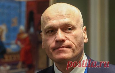 Филатов заявил, что уважает решение присудить по 0 очков за партию Дубову и Непомнящему. Шахматисты сделали несколько ходов исключительно конями, после чего поставили фигуры в исходное положение и согласились на ничью