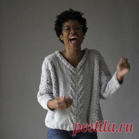 Universal Yarn Lounge Pullover (Free) Universal Yarn Lounge Pullover is the perfect sweater to snuggle up in after a long day at work or to keep you cozy on a quite weekend in. Worked flat, from the bottom up, you'll love how quickly the Lounge Pullover works up in Universal Yarn Bella Chenille. The Lounge Pullover is designed to be worn with 10-15" of positive ease so be sure to pick a size that gives you the roominess you need!Sizes: Extra Small (Small, Medium, Large, 1X...