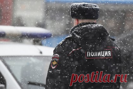 Россиянин пришел в гости и зарезал хозяина. В Магаданской области предстанет перед судом 59-летний россиянин, обвиняемый в убийстве знакомого. 3 марта обвиняемый пришел в гости к своему знакомому, чтобы совместно распить алкоголь. В процессе застолья в квартире дома на Заречной улице, между ними возник конфликт.