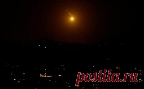 На севере Израиля после обстрела с территории Ливана возник пожар. В районе военного лагеря Биранит на севере Израиля возник пожар в результате обстрела с территории Ливана, сообщила Армия обороны Израиля (ЦАХАЛ) в своем телеграм-канале.