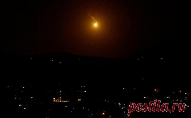 На севере Израиля после обстрела с территории Ливана возник пожар. В районе военного лагеря Биранит на севере Израиля возник пожар в результате обстрела с территории Ливана, сообщила Армия обороны Израиля (ЦАХАЛ) в своем телеграм-канале.