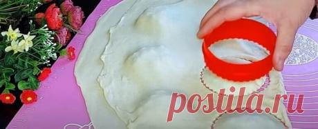 Вкуснее, чем беляши и чебуреки. Добавьте 2 ст.л сметаны в тесто: просто восторг
Тесто по этому рецепту получается воздушным, тончайшим, не впитываем в себя много растительного масла. Из него можно готовить самые разные пирожки с любой начинкой, а не только мясные варианты.