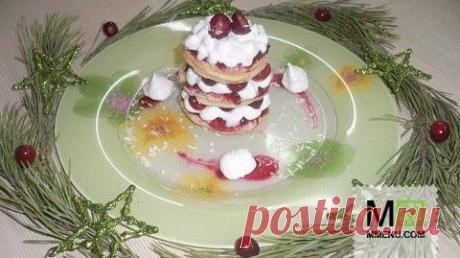 Мильфей со взбитыми сливками и клюквой - кулинарный рецепт. Миллион Меню