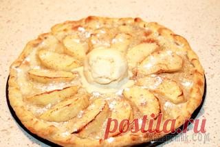 Яблочный Тарт с карамельным кремом и корицей