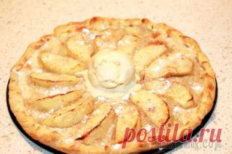 Яблочный Тарт с карамельным кремом и корицей