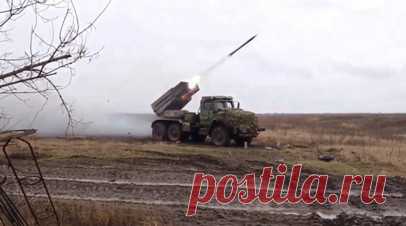 На украинских аэродромах: российские военные уничтожили авиатехнику ВСУ в Днепропетровской и Одесской областях. Авиационная техника ВСУ уничтожена на аэродромах «Днепр» (Днепропетровская область) и «Школьный» (Одесская область), сообщили в Минобороны РФ. Также ударами авиации, беспилотниками, ракетными войсками и артиллерией уничтожены две пусковые установки РСЗО HIMARS и одна «Ольха», а также радиолокатор зенитного ракетного комплекса С-300. Кроме того, в течение прошедших суток…