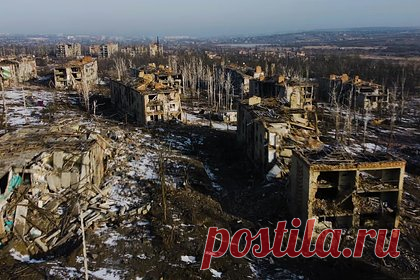 Российские военные взяли под контроль часть завода в Артемовске. Российские военные взяли под контроль часть Артемовского завода по обработке цветных металлов. Отмечается, что бойцы частной военной компании «Вагнер» заняли одно из помещений предприятия «Востокмаш», где 20 декабря президент Украины Владимир Зеленский награждал украинских военнослужащих.