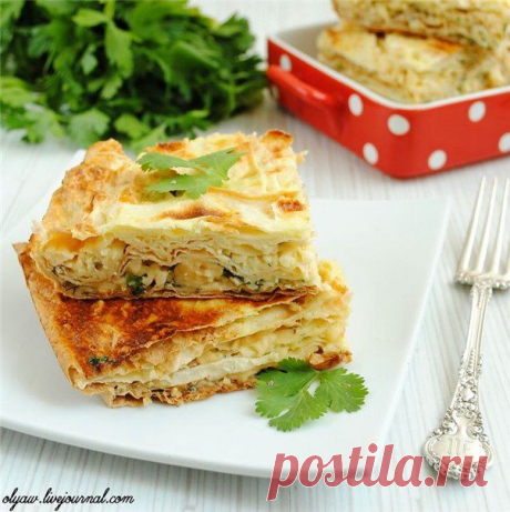 ПИРОГ ИЗ ЛАВАША С СЫРОМ И ЗЕЛЕНЬЮ.