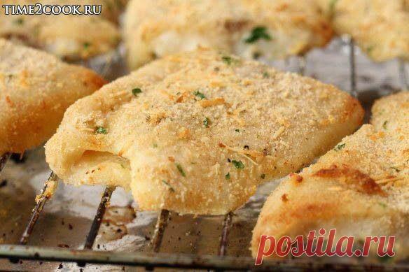 Филе рыбы в панировочных сухарях с пармезаном