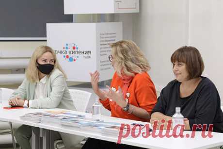 В Тульской области появится гастрономический путеводитель. В Тульской области появится гастрономический путеводитель «География на вкус. Тула» по знаковым ресторанам и кулинарным новинкам региона. Читатели узнают, где можно попробовать анковский пирог семьи Толстых, крапивную кулинарию, булочку «Веневка», кофе со вкусом тульского пряника и другие традиционные угощения.