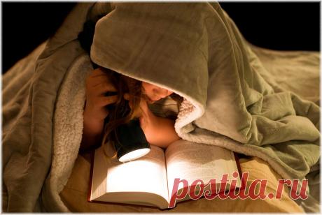 Доставала детские книжки...