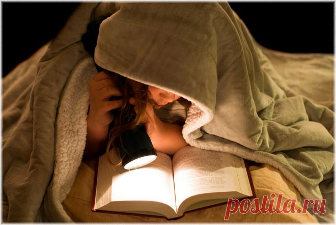 Доставала детские книжки...