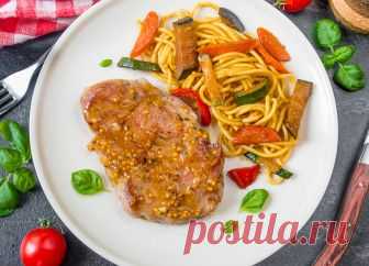 Свиные отбивные в цитрусовом соусе на Вкусном Блоге Апдейт фото к рецепту от 30.06.2009. Вернемся к моему любимому сочетанию мяса с фруктами. Сегодня мы приготовим отбивные в соусе из лимонного и апельсинового сока с добавлением других ароматических и вкусовых ингредиентов. Мои едоки вкус блюда оценили. Надеюсь, он понравится и вам. Мясо режем на отбивные. В большой миске (не…