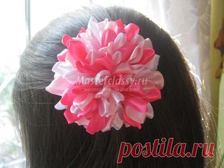 Цветок-заколка из лент. Мастер-класс с фото