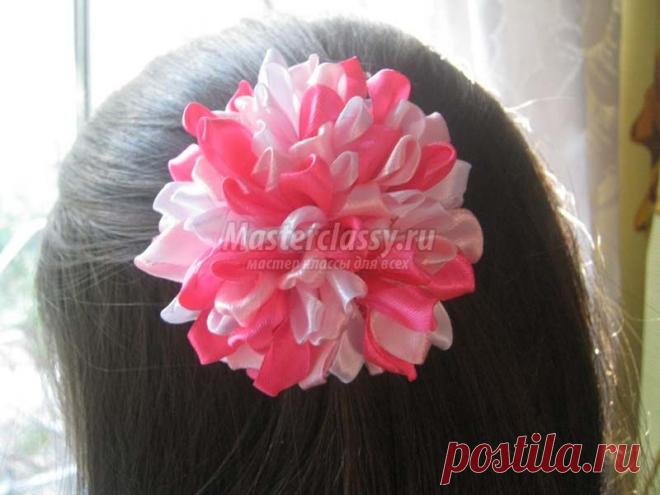 Цветок-заколка из лент. Мастер-класс с фото