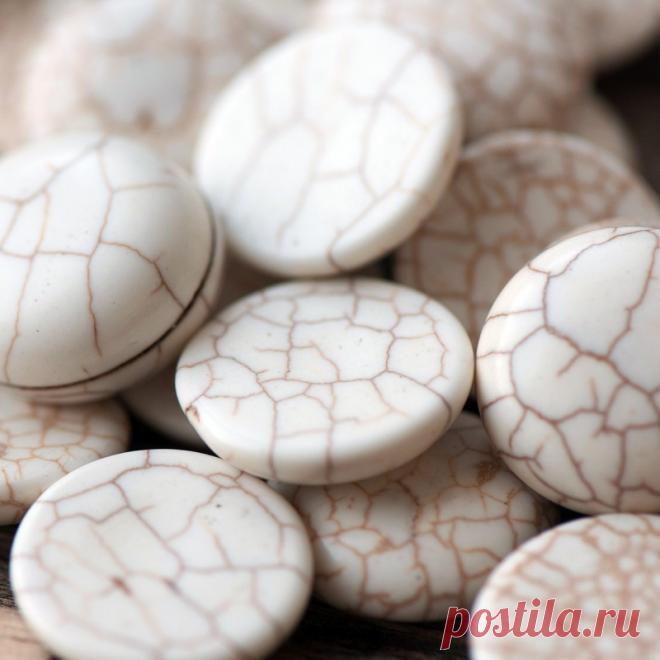 Кабошон бирюза синтетическая, круглый, цвет античный белый, 20x7 мм :: Crystal's - интернет-магазин бусин и фурнитуры