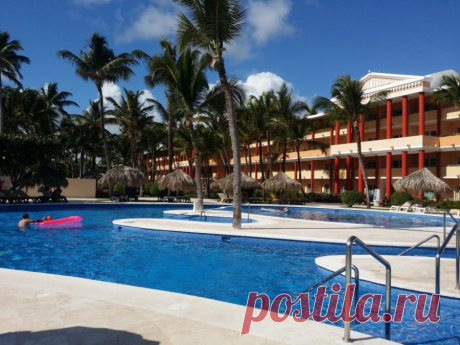 BEROSTAR PUNTA CANA (Доминикана) | Журнал "JK" Джей Кей BEROSTAR PUNTA CANA (Доминикана): прекрасная 5*, которая всем нравится! ⠀ Питание. Отель работает в концепции «Всё включено». Кормят вкусно, как в дорогом ресторане! Завтрак: омлет, вкуснейшие сыры и ветчина, каши, пирожные, всегда есть фреши. На обед и ужин: стейки из мраморной говядины, бифштексы, мидии, креветки, крабы, лангусты, лосось, тунец, форель, суши, гарниры и салаты на любой вкус, пиццы, мороженое, нежные ...