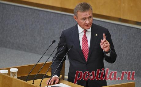 Курский губернатор отказался удалять из соцсетей упоминания ЧВК «Вагнер». Амбиции руководителя ЧВК «Вагнер» «не должны перечеркивать прошлых заслуг рядовых бойцов», заявил губернатор Роман Старовойт. В то же время он призвал Пригожина сложить оружие