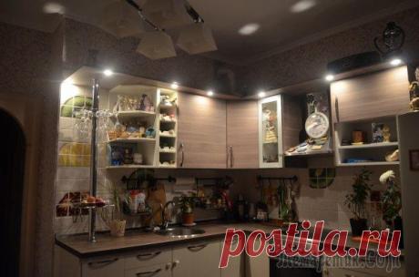 Про нашу любимую кухню Со слов автора. История нашей кухни началась очень давно, с того момента когда в плане нашей семьи появилась маленькая квартира. Я на правах хозяйки будущих 10 квадратных метров, все трудности с выбор...