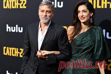 60-летний Джордж Клуни вновь станет отцом близнецов. Американский актер Джордж Клуни вновь станет отцом близнецов. Источники издания рассказали, что 60-летний артист и его 43-летняя жена, юристка Амаль Аламуддин, скоро станут родителями. По их словам, у супруги Клуни заканчивается третий триместр беременности. У пары родятся близнецы.