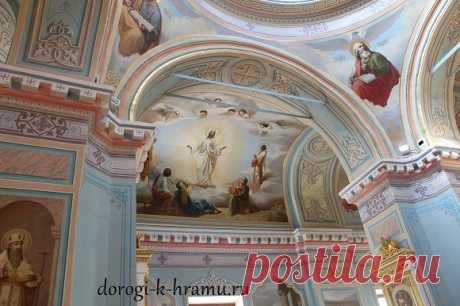 Старица. Свято-Успенский монастырь. Церковь Живоначальной Троицы